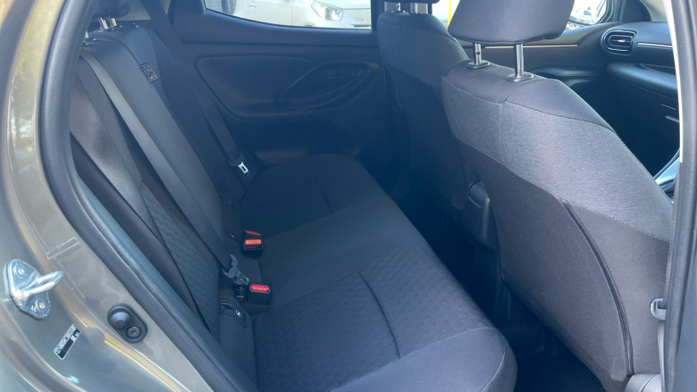 Toyota Yaris 1.5 Hybrid Design 5dr CVT Hybrid Hatchback